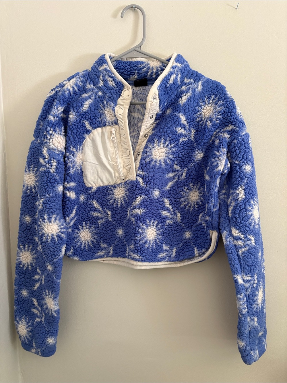 PacSun Blue and White Sherpa Pullover